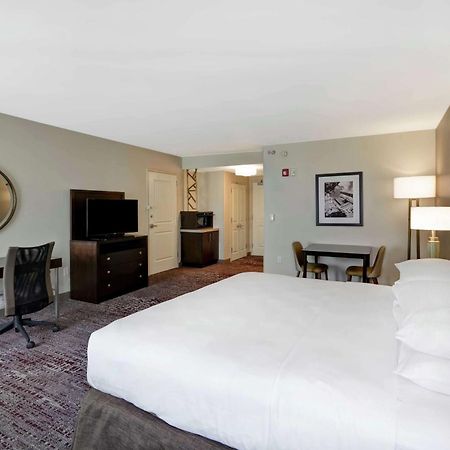Готель Doubletree By Hilton Chicago Midway Airport, Il Bedford Park Екстер'єр фото