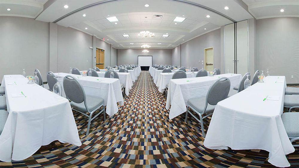 Готель Doubletree By Hilton Chicago Midway Airport, Il Bedford Park Екстер'єр фото