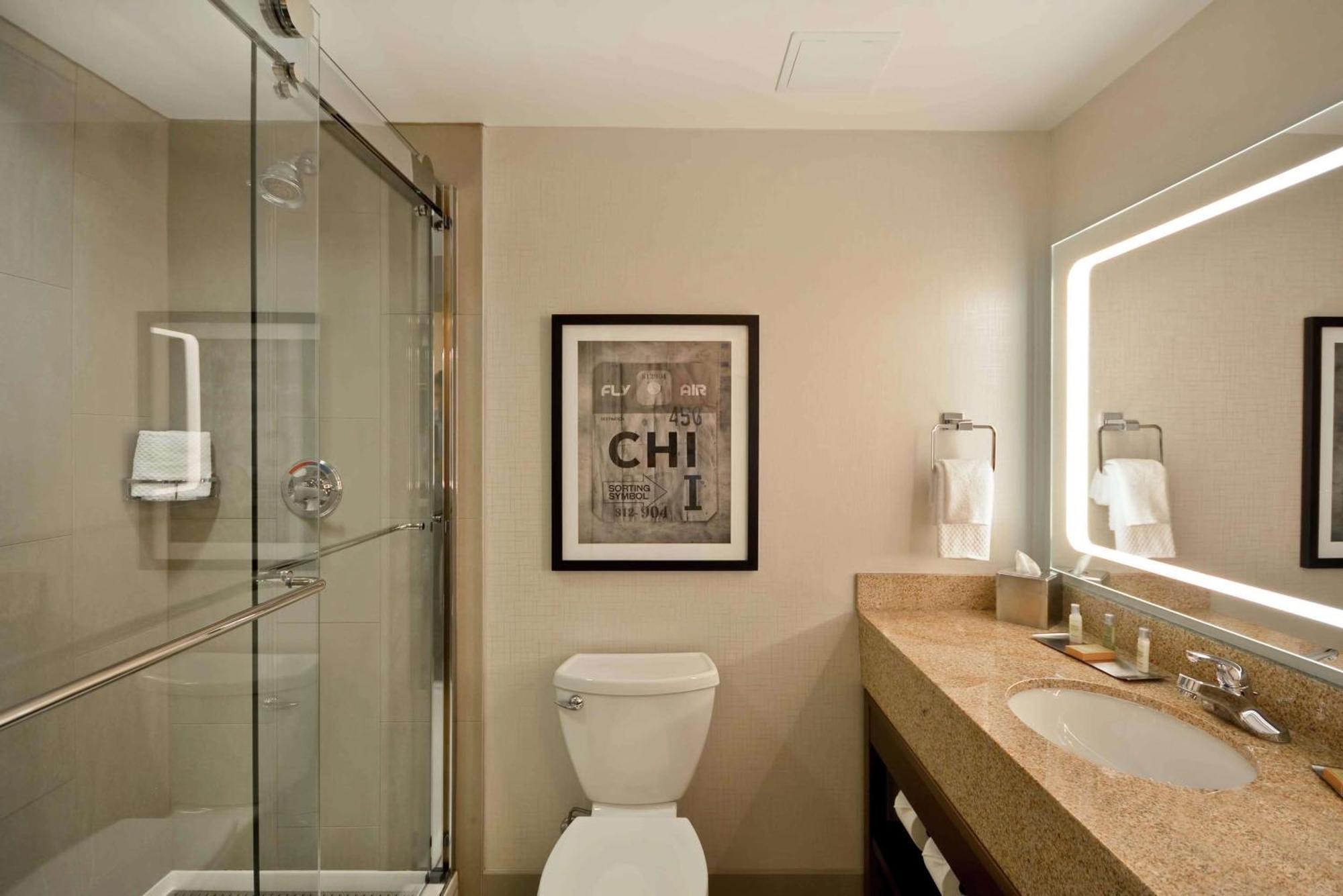 Готель Doubletree By Hilton Chicago Midway Airport, Il Bedford Park Екстер'єр фото