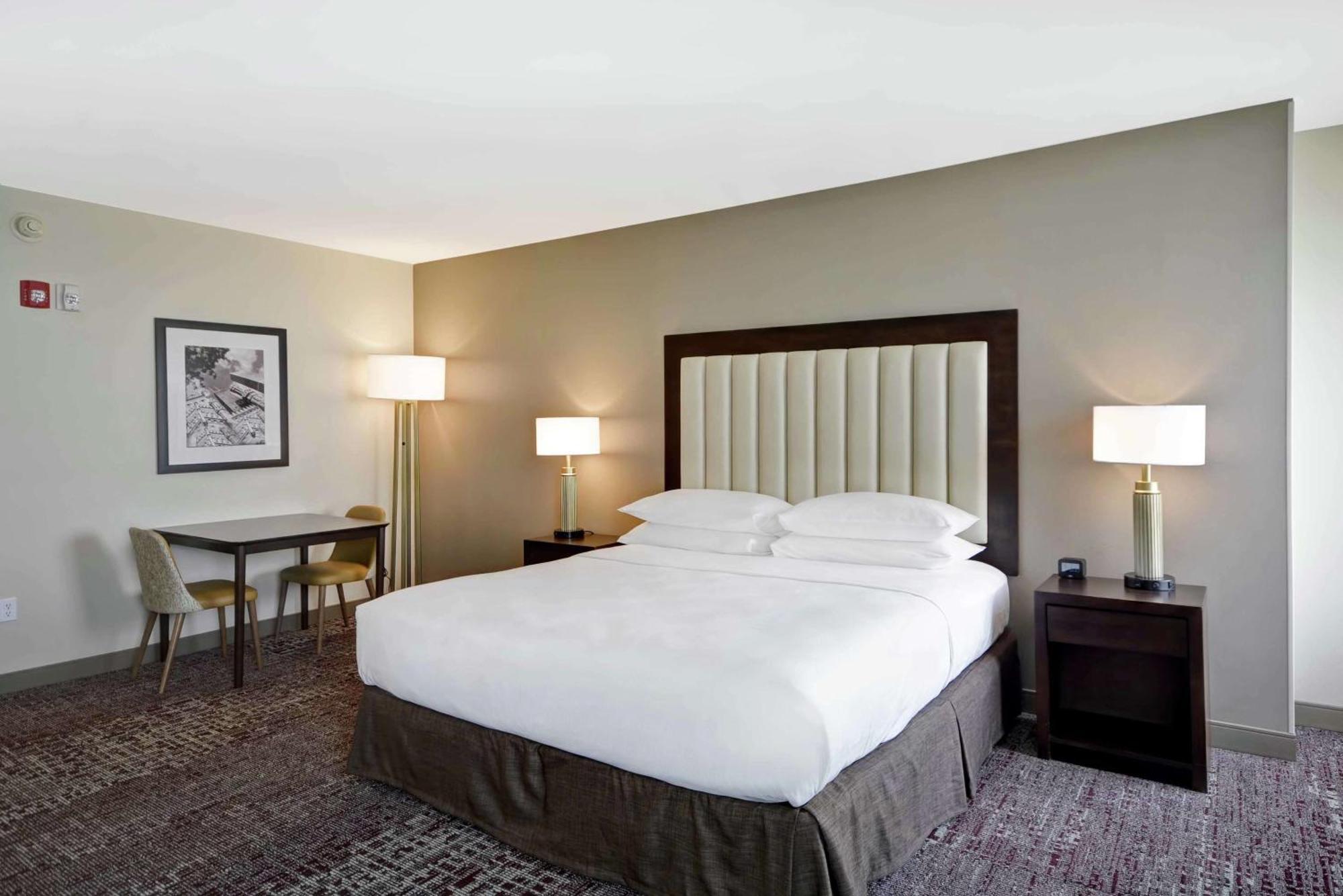 Готель Doubletree By Hilton Chicago Midway Airport, Il Bedford Park Екстер'єр фото