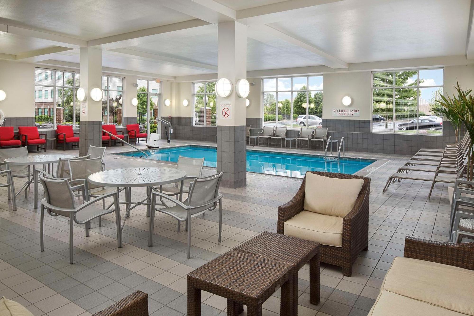 Готель Doubletree By Hilton Chicago Midway Airport, Il Bedford Park Екстер'єр фото