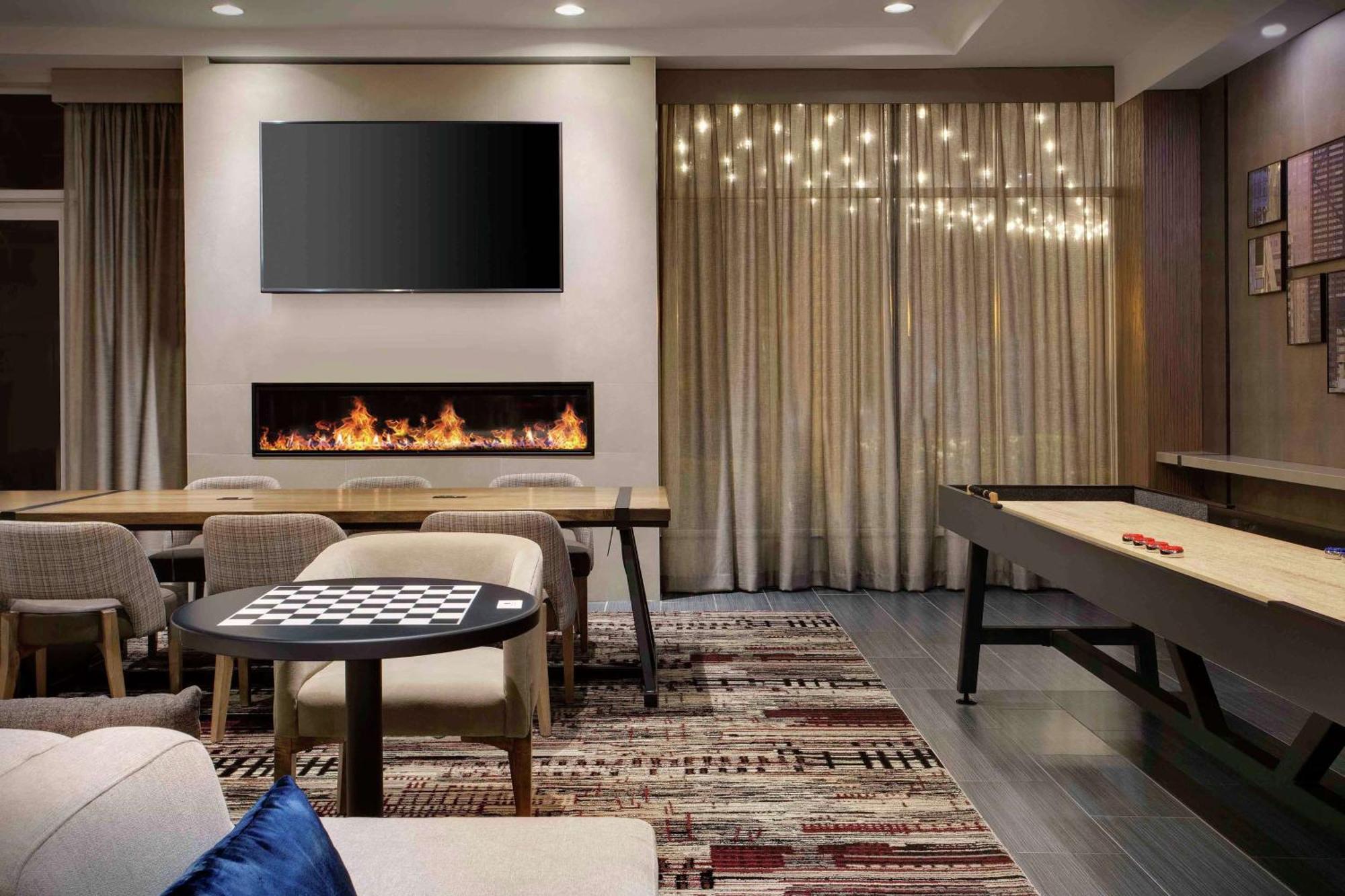 Готель Doubletree By Hilton Chicago Midway Airport, Il Bedford Park Екстер'єр фото