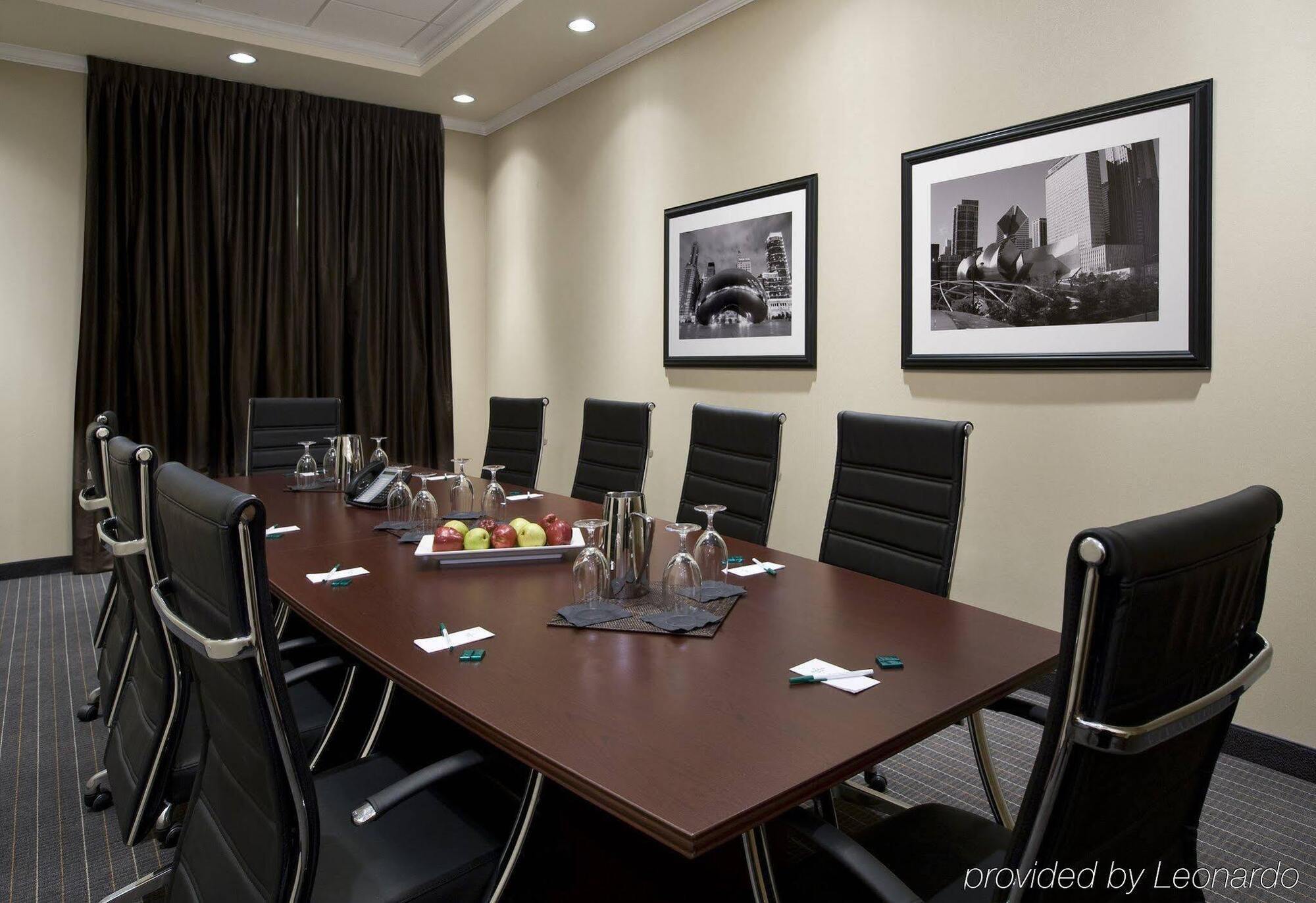 Готель Doubletree By Hilton Chicago Midway Airport, Il Bedford Park Екстер'єр фото