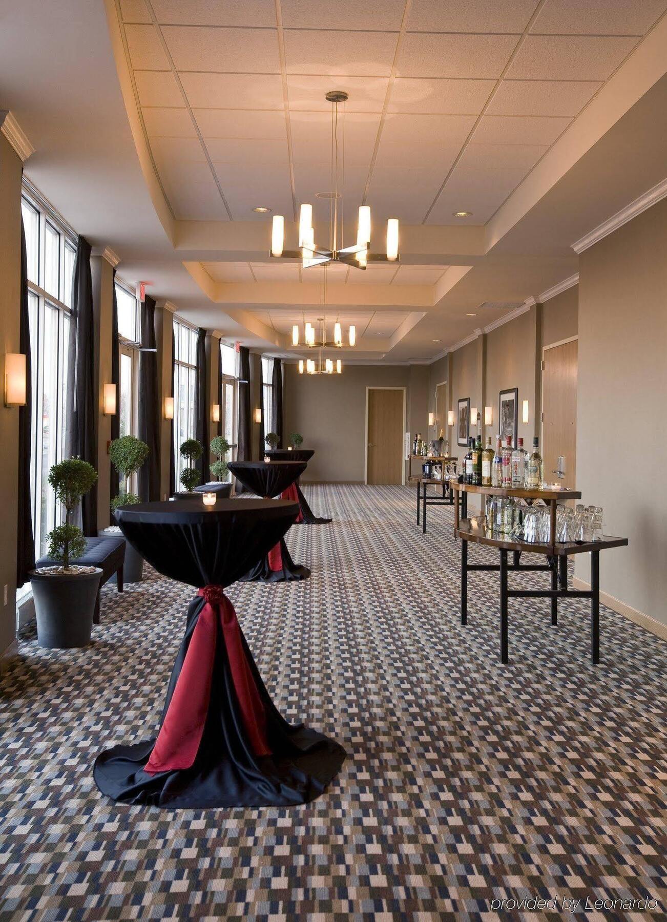 Готель Doubletree By Hilton Chicago Midway Airport, Il Bedford Park Екстер'єр фото